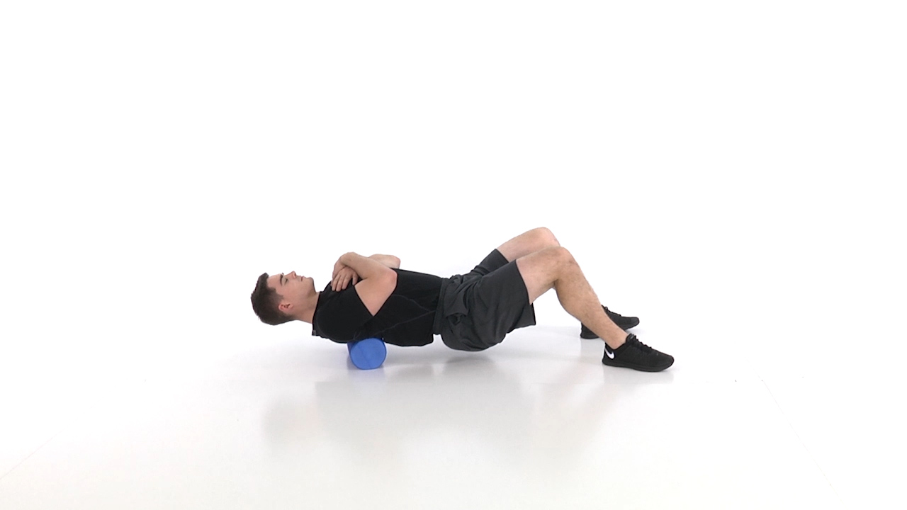 Foam roller with online spine channel